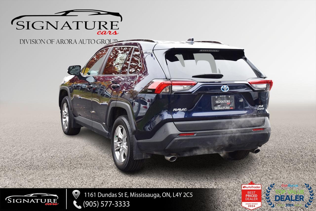 2023 Toyota RAV4 Hybrid XLE AWD / NO ACCIDENT /SUNROOF / CARPLAY / BSM Photo
