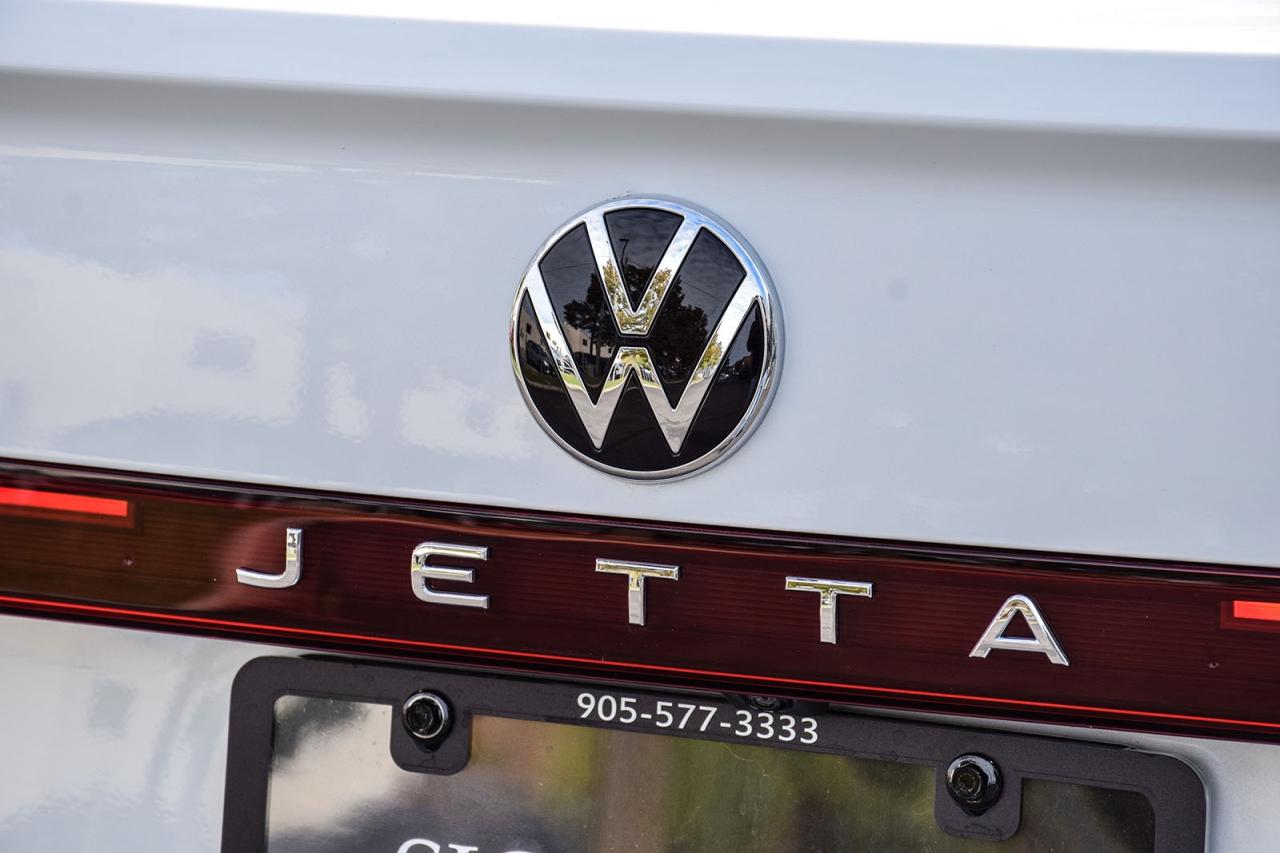 2025 Volkswagen Jetta Highline No Accident Pano Roof Beats Digital Dash Photo