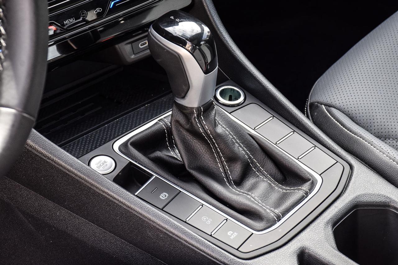 2025 Volkswagen Jetta HIGHLINE NO ACCIDENT PANO ROOF DIGITAL DASH Photo