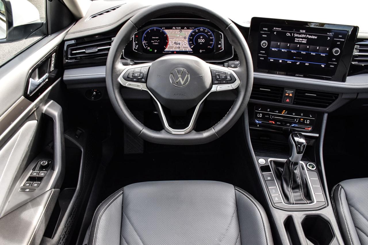 2025 Volkswagen Jetta Highline No Accident Pano Roof Beats Digital Dash Photo