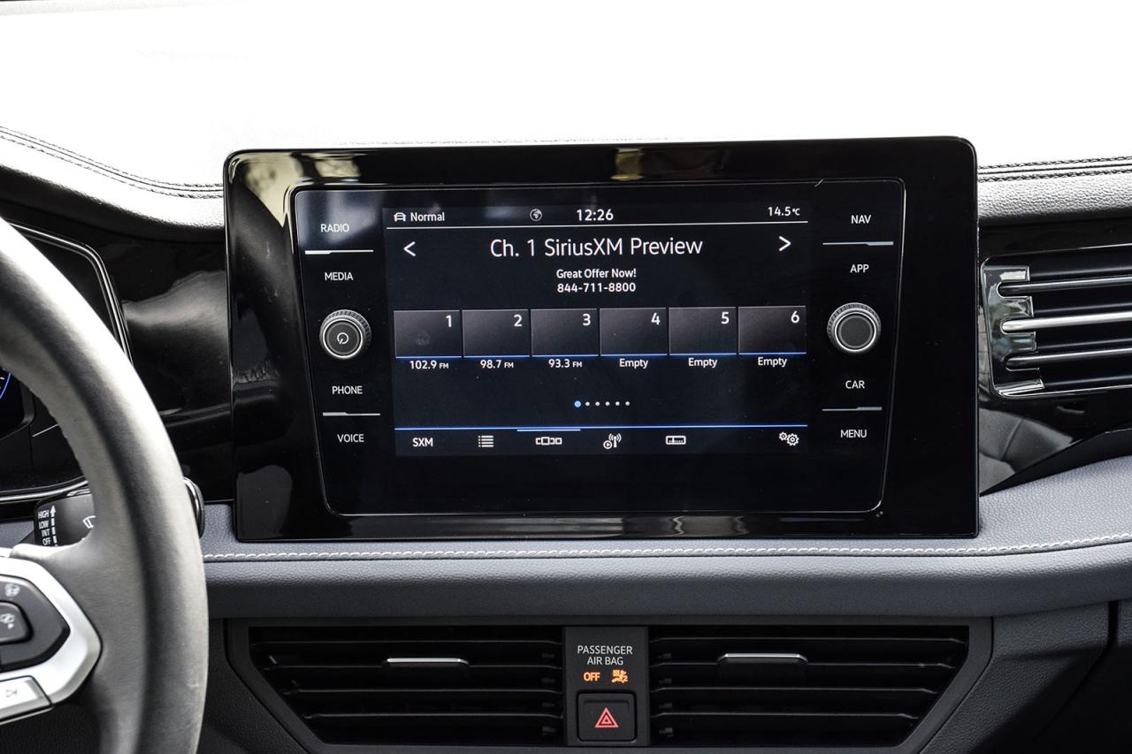 2025 Volkswagen Jetta Highline No Accident Pano Roof Beats Digital Dash Photo