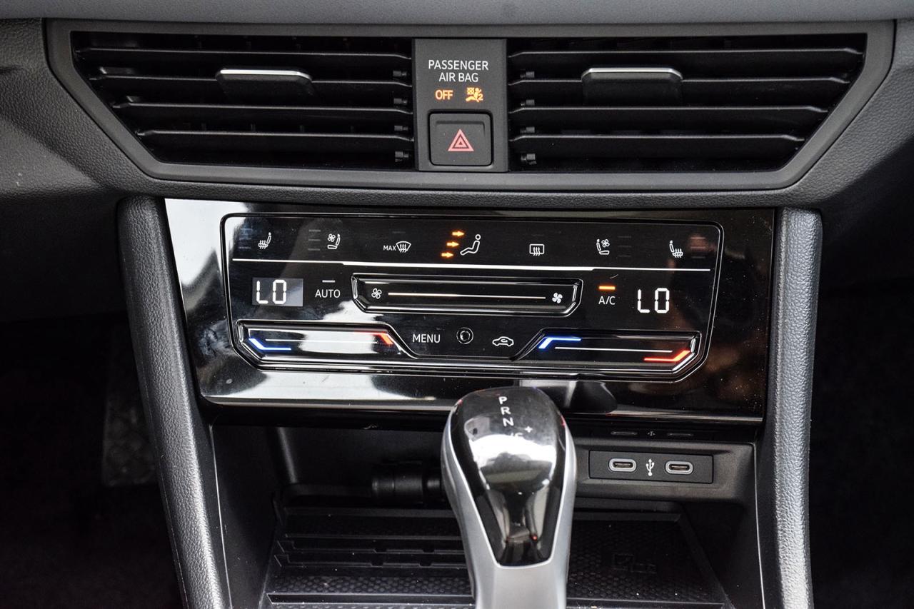 2025 Volkswagen Jetta HIGHLINE NO ACCIDENT PANO ROOF DIGITAL DASH Photo