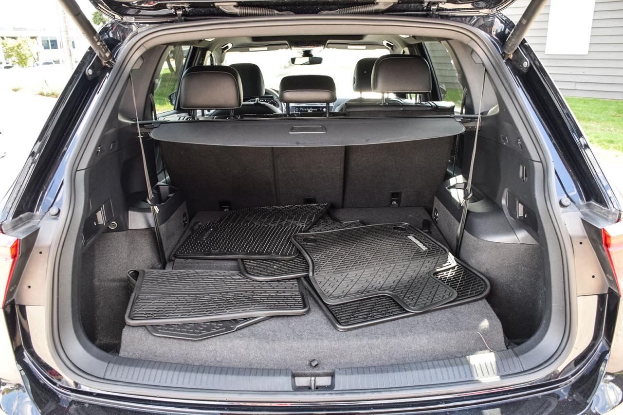 2024 Volkswagen Tiguan R-Line Blk Edition NO ACCIDENT LKAS ADAPTIVE CRUIS Photo