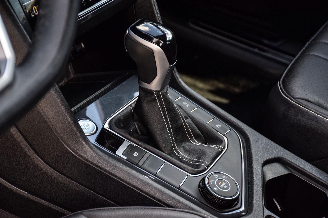 2024 Volkswagen Tiguan R-Line Blk Edition NO ACCIDENT LKAS ADAPTIVE CRUIS Photo