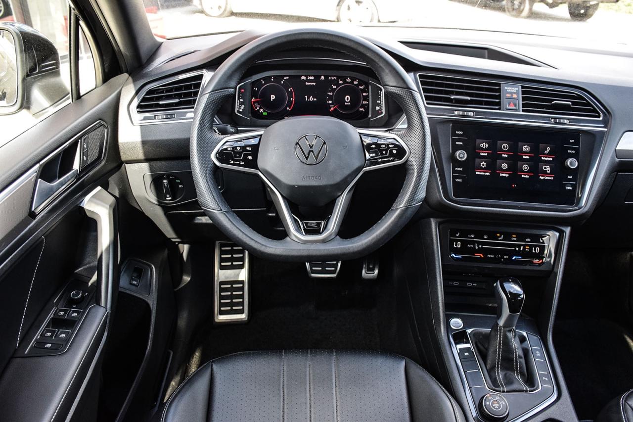 2024 Volkswagen Tiguan R-Line Blk Edition NO ACCIDENT LKAS ADAPTIVE CRUIS Photo