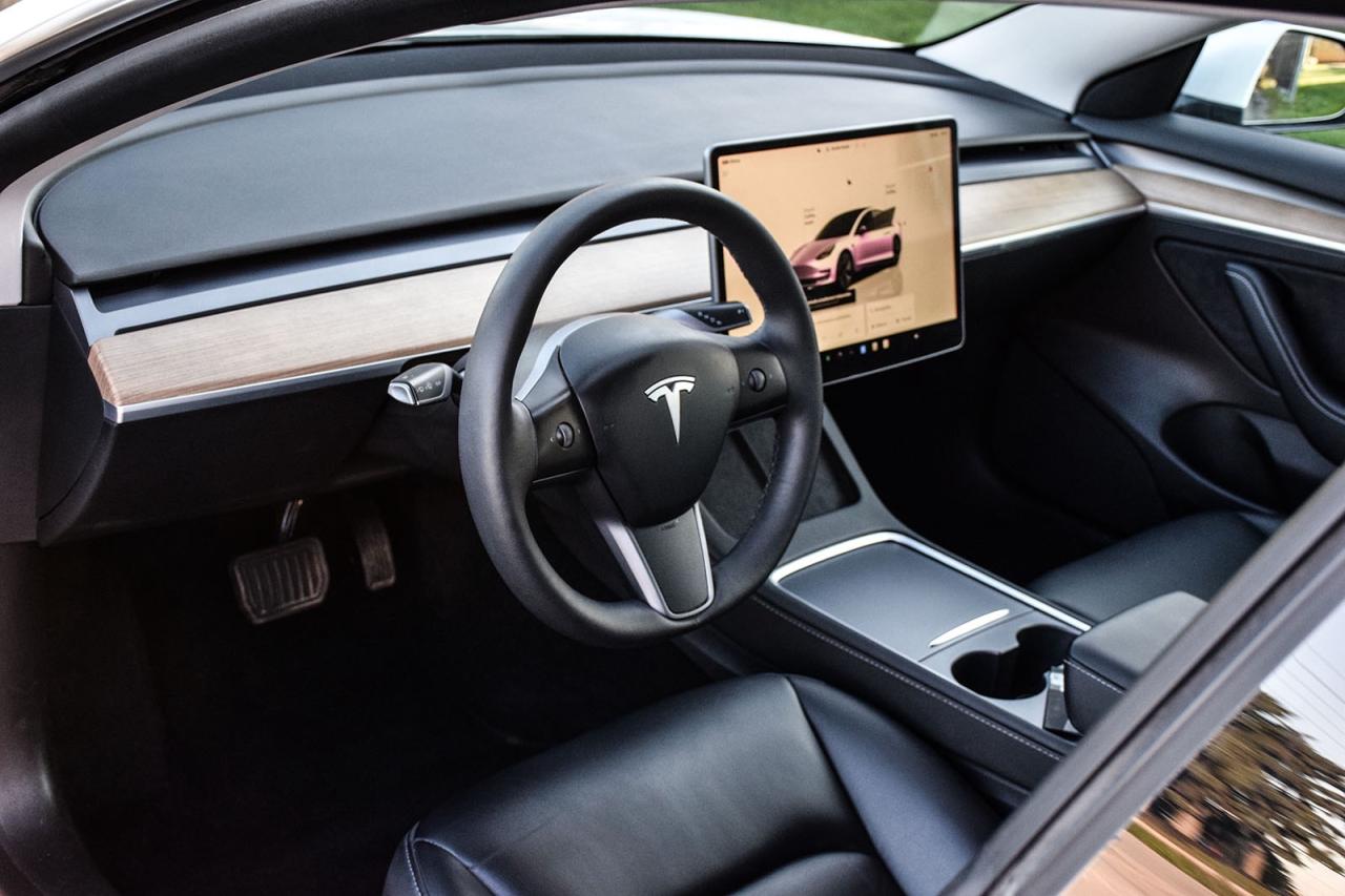 2023 Tesla Model 3 SRP RWD NO ACCIDENT AUTOPILOT Photo