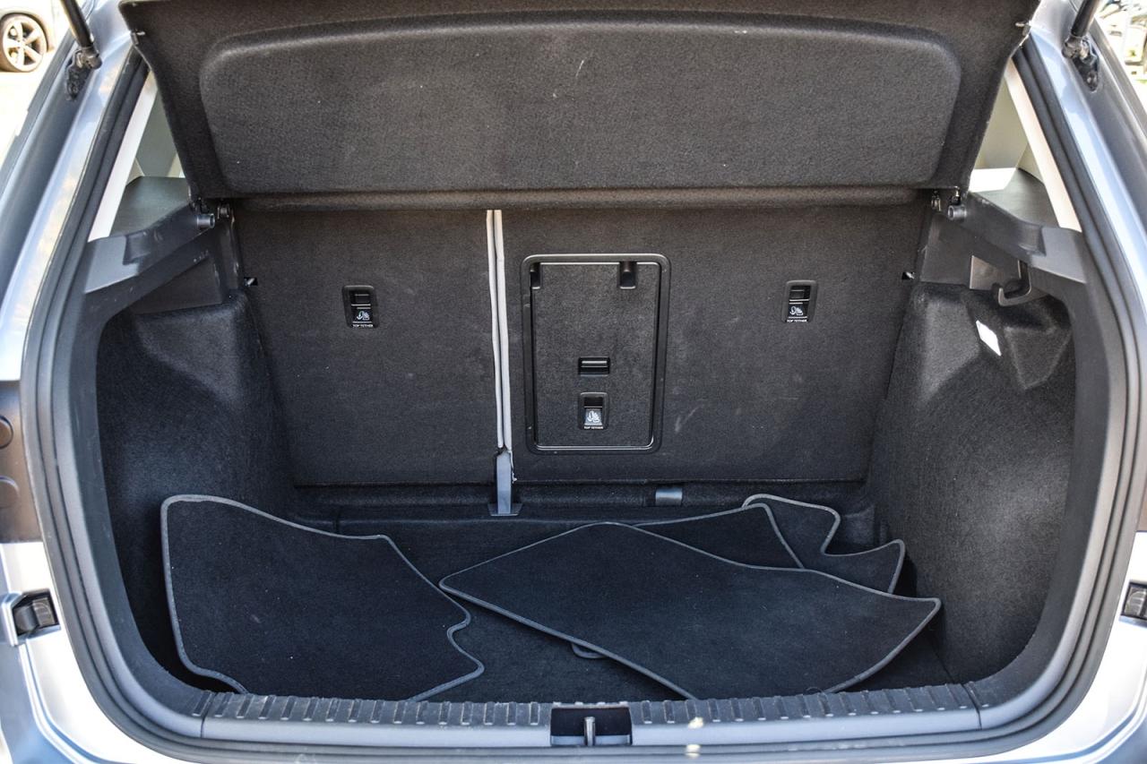 2024 Volkswagen Taos Comfortline PANO ROOF DIGITAL DASH ADAPTIVE CRUISE Photo