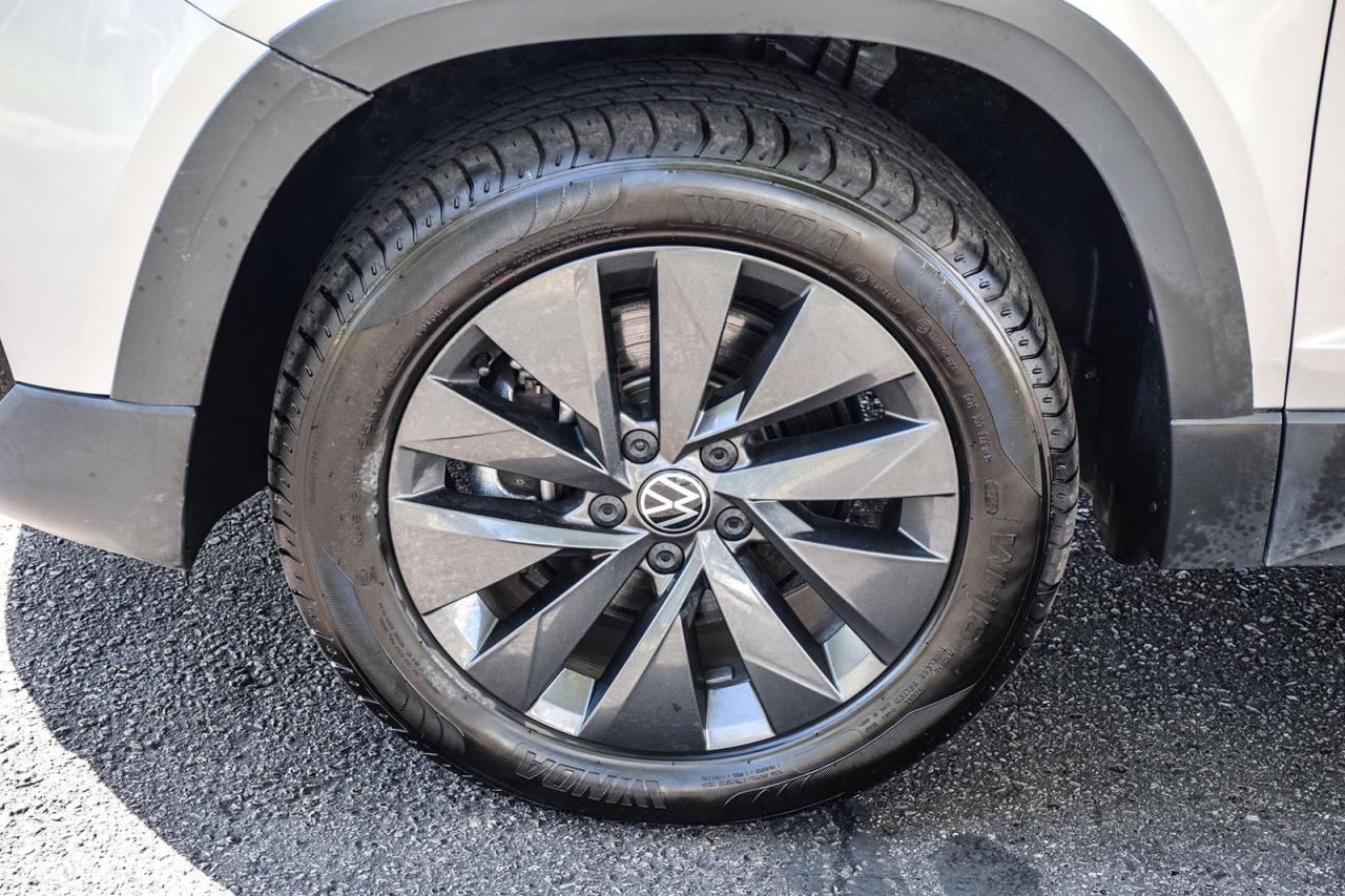 2024 Volkswagen Taos Comfortline PANO ROOF DIGITAL DASH ADAPTIVE CRUISE Photo