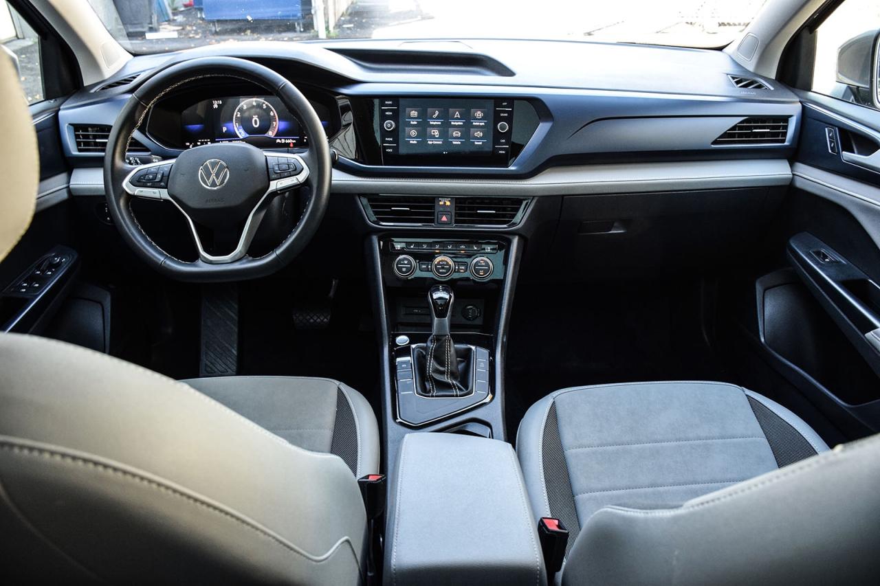 2024 Volkswagen Taos Comfortline PANO ROOF DIGITAL DASH ADAPTIVE CRUISE Photo