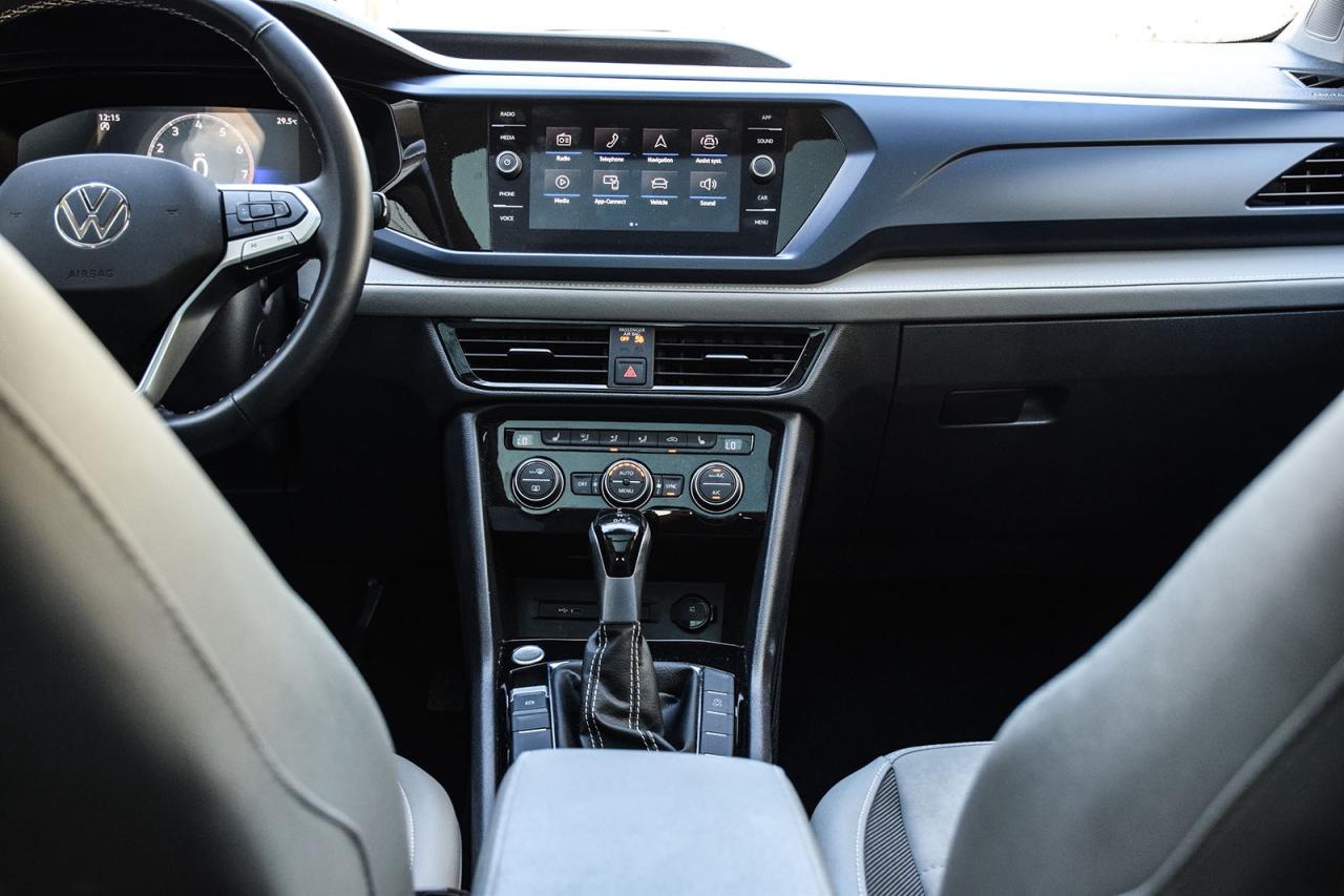 2024 Volkswagen Taos Comfortline PANO ROOF DIGITAL DASH ADAPTIVE CRUISE Photo