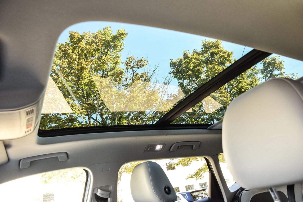 2024 Volkswagen Taos Comfortline PANO ROOF DIGITAL DASH ADAPTIVE CRUISE Photo