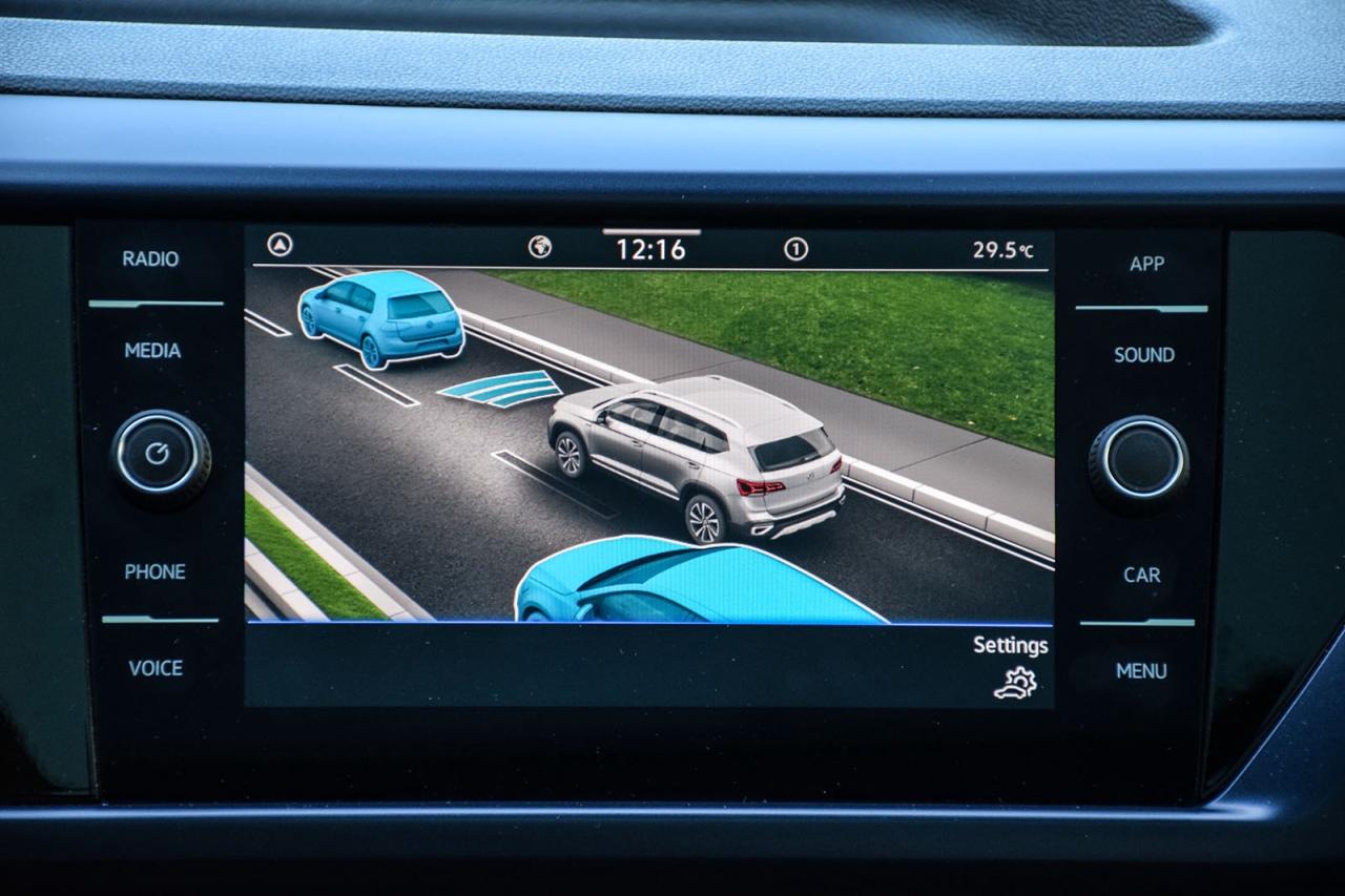 2024 Volkswagen Taos Comfortline PANO ROOF DIGITAL DASH ADAPTIVE CRUISE Photo