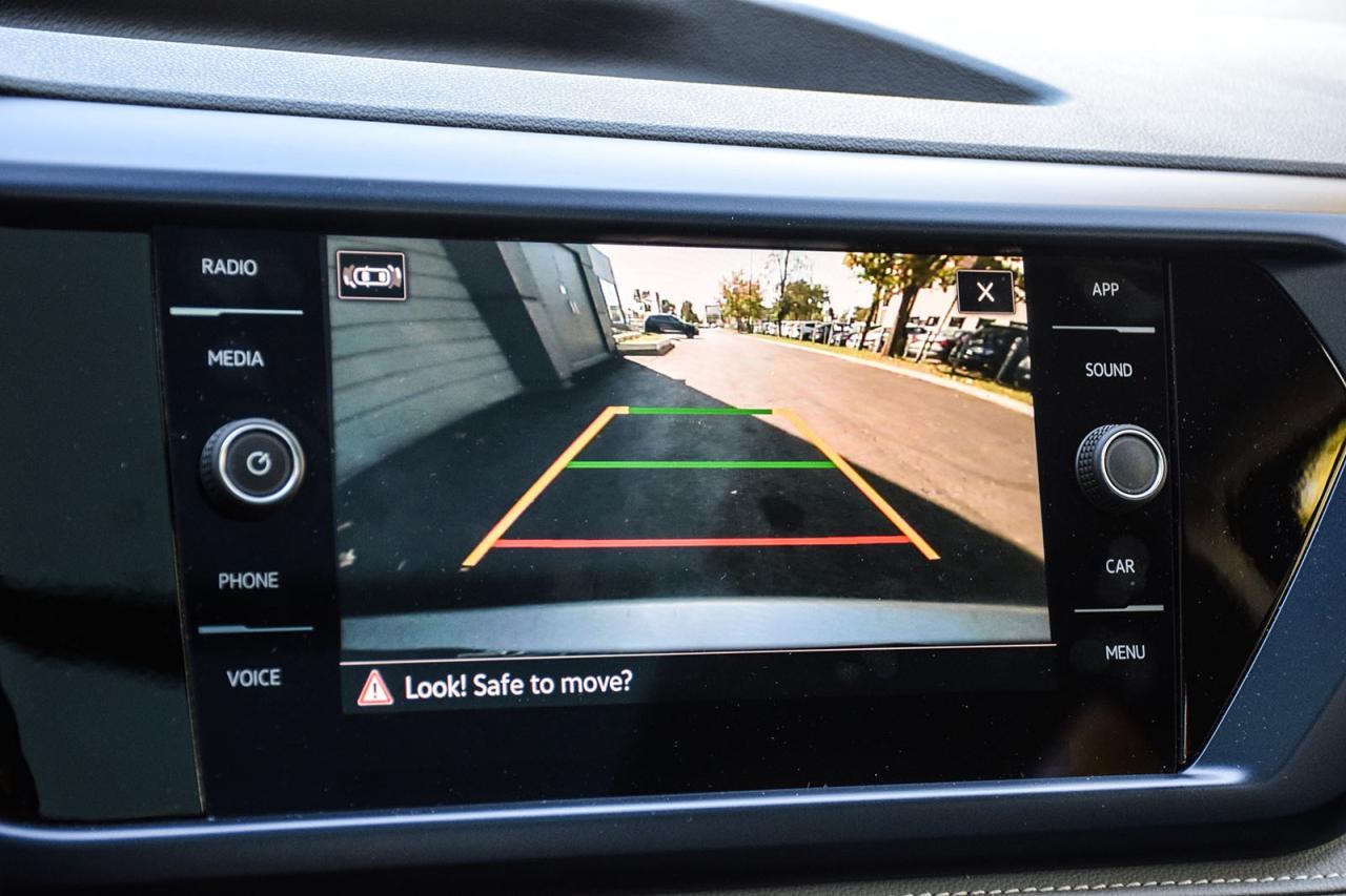 2024 Volkswagen Taos Comfortline PANO ROOF DIGITAL DASH ADAPTIVE CRUISE Photo