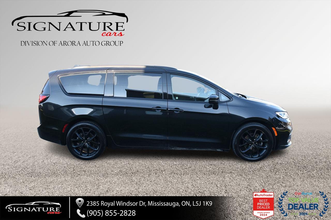 2023 Chrysler Pacifica Touring L NO ACCIDENT PANO ROOF LEATHER FCM LDW Photo