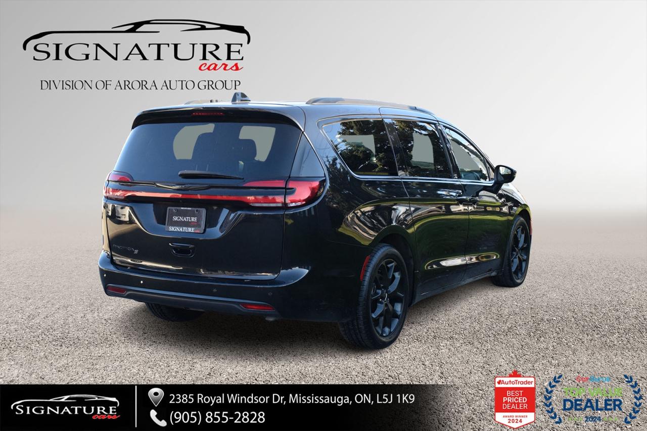 2023 Chrysler Pacifica Touring L NO ACCIDENT PANO ROOF LEATHER FCM LDW Photo