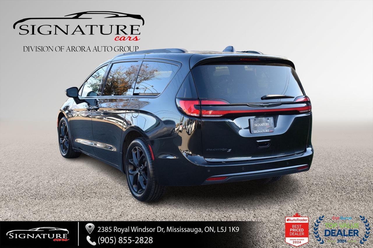 2023 Chrysler Pacifica Touring L NO ACCIDENT PANO ROOF LEATHER FCM LDW Photo