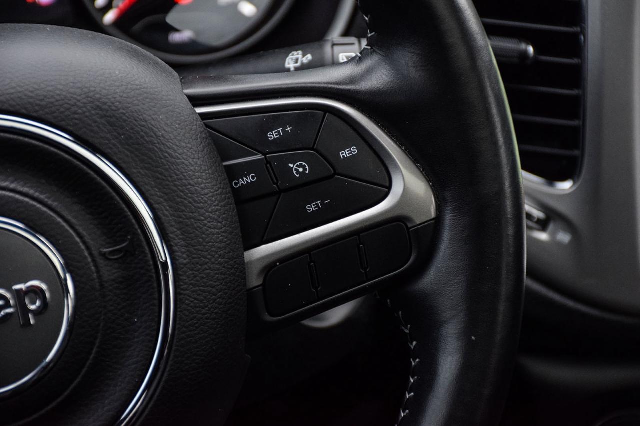 2021 Jeep Compass 80th ANNIVERSARY EDITION NO ACCIDENTS LEATHER PANO Photo