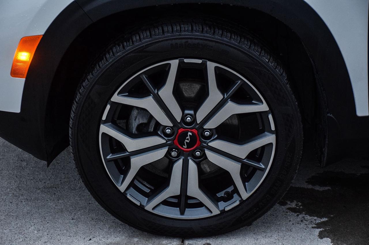 2022 Kia Seltos SX NO ACCIDENTS BURGUNDY LEATHER ADAPTIVE CRUISE B Photo