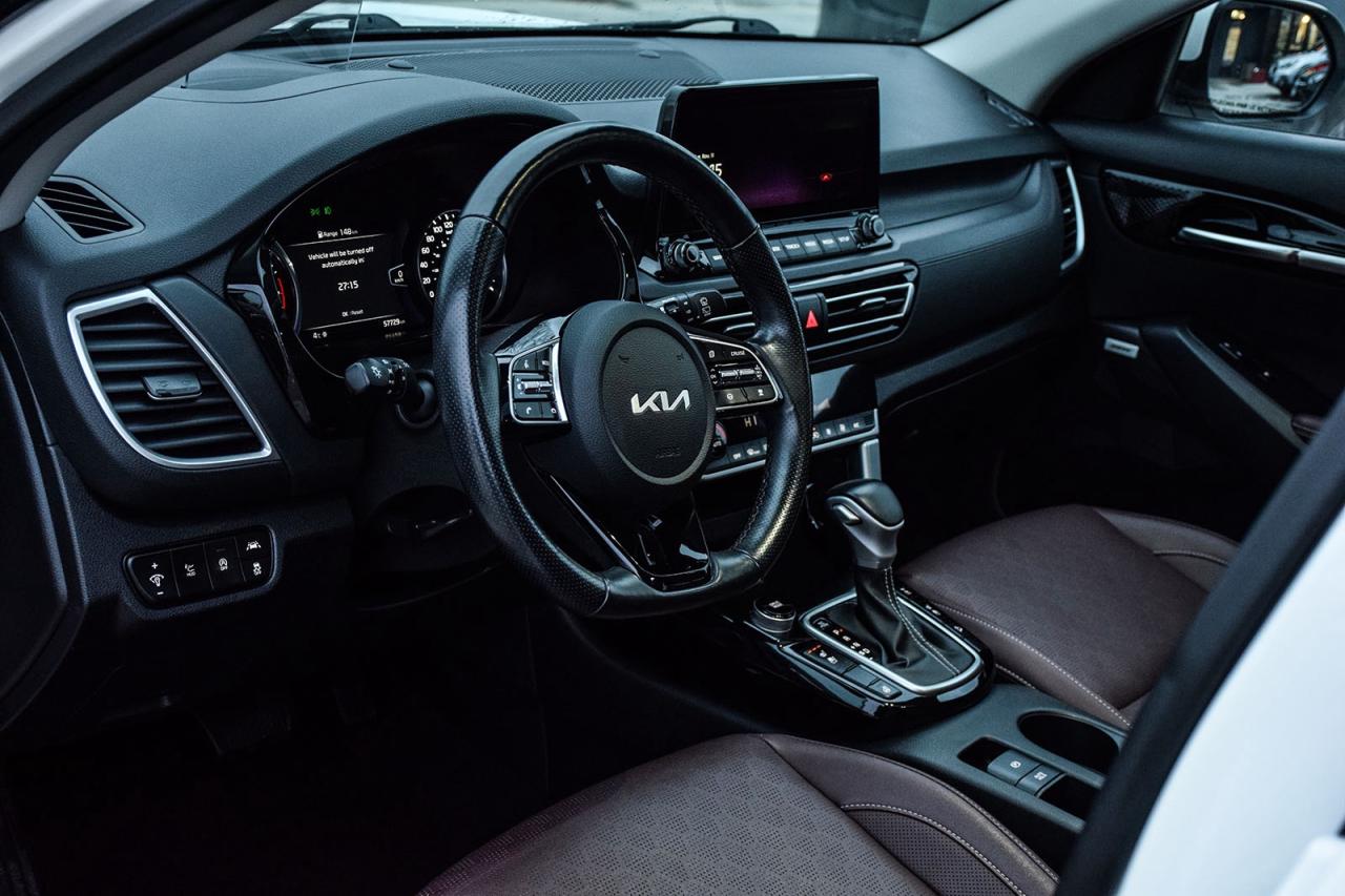 2022 Kia Seltos SX NO ACCIDENTS BURGUNDY LEATHER ADAPTIVE CRUISE B Photo