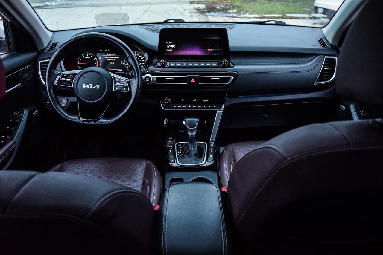 2022 Kia Seltos SX NO ACCIDENTS BURGUNDY LEATHER ADAPTIVE CRUISE B Photo