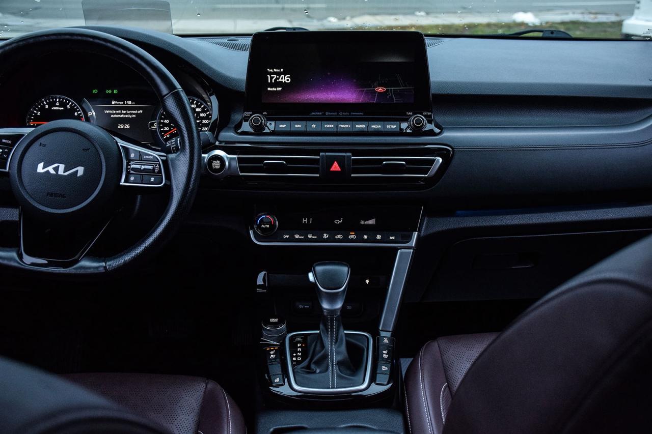 2022 Kia Seltos SX NO ACCIDENTS BURGUNDY LEATHER ADAPTIVE CRUISE B Photo