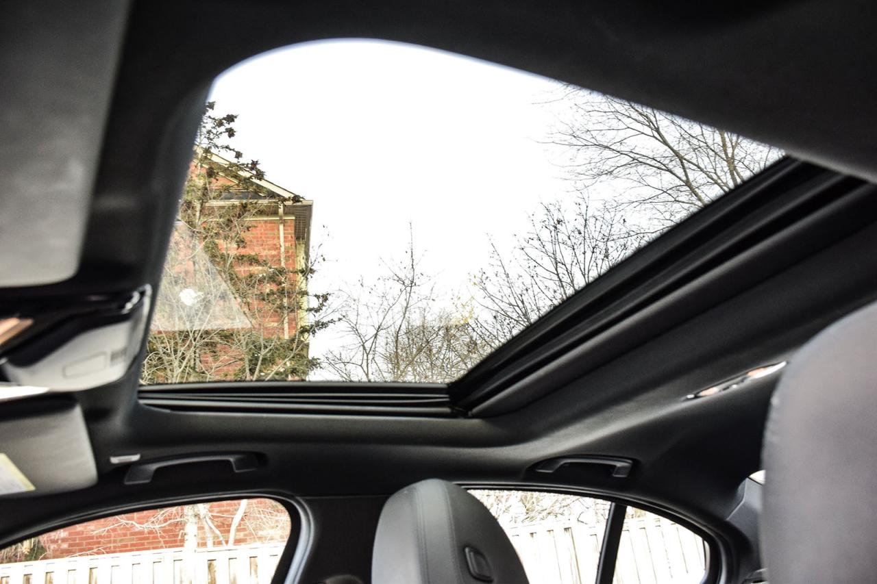 2021 BMW 3 Series 330i xDrive No Accident Navigation Lane Assist Photo