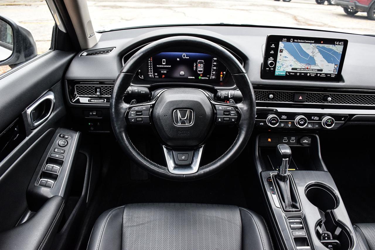 2023 Honda Civic TOURING / NO ACCIDENT / SUNROOF / LEATHER /NAVI Photo