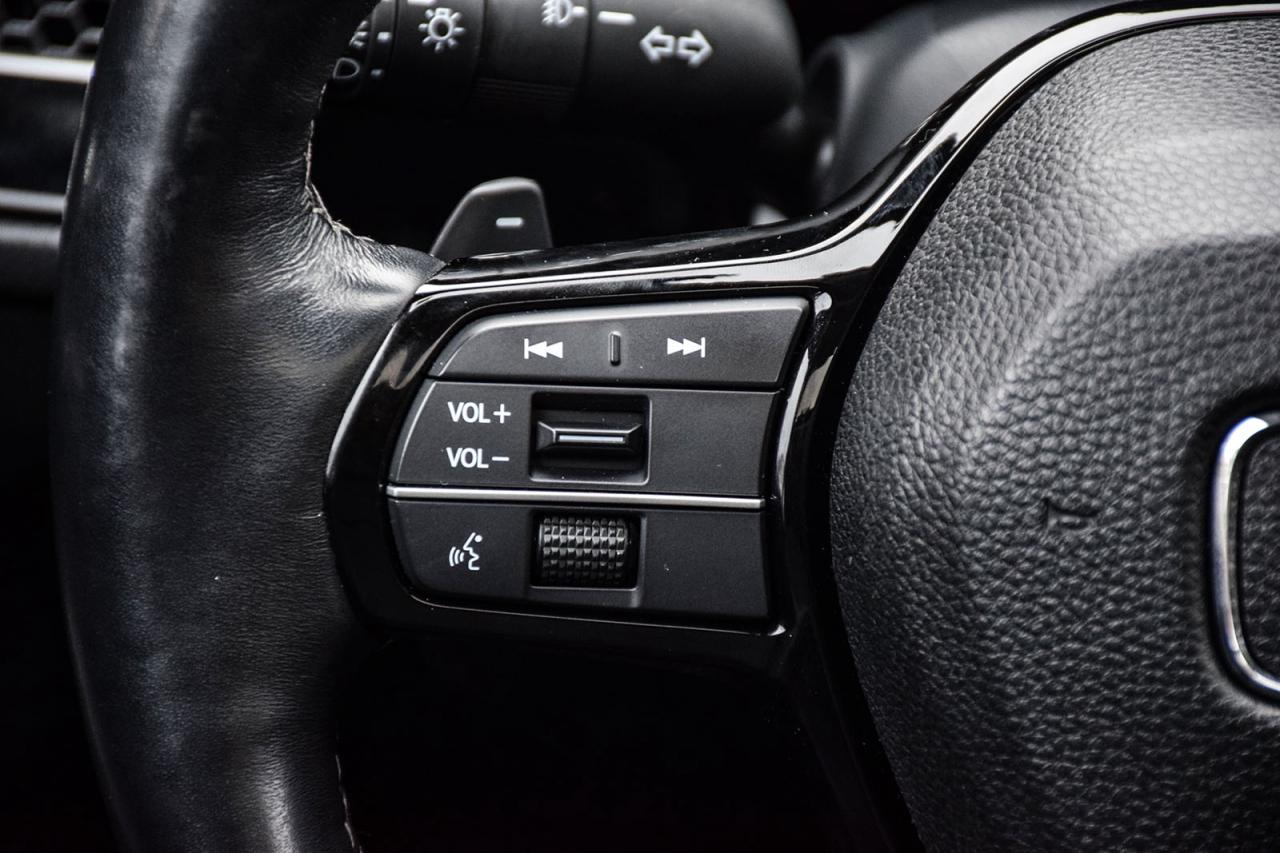 2023 Honda Civic TOURING / NO ACCIDENT / SUNROOF / LEATHER /NAVI Photo