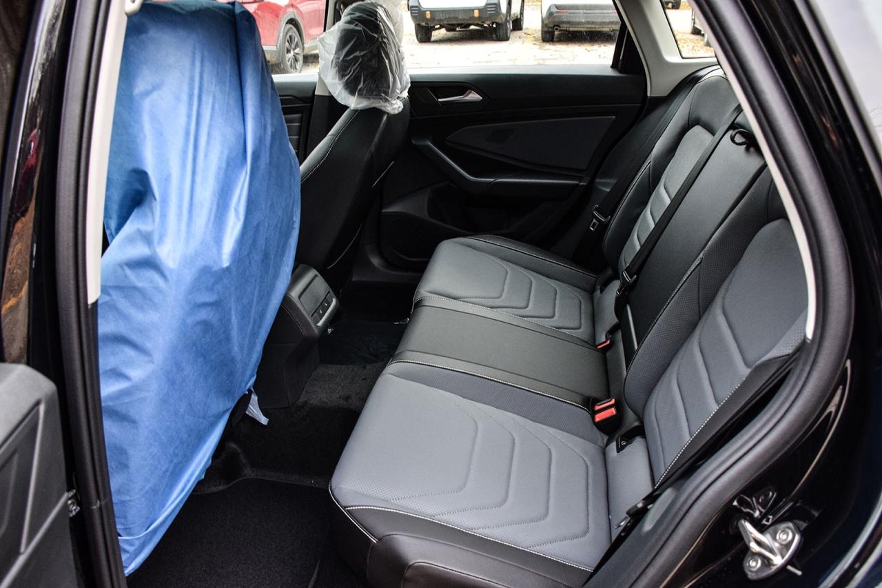 2026 Volkswagen Jetta HIGHLINE / CLEAN CARFAX / SUNROOF / LEATHER / NAVI Photo