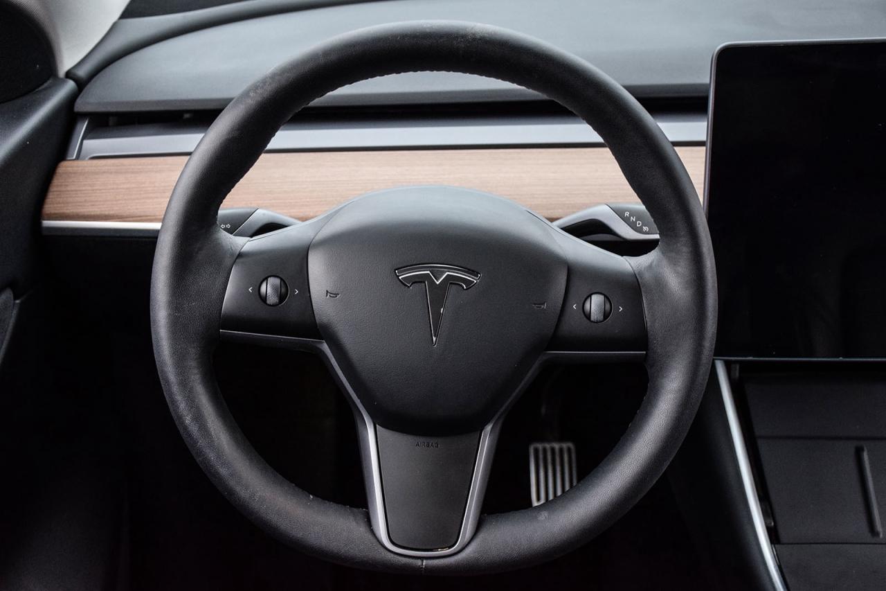 2021 Tesla Model Y STANDARD RANGE NO ACCIDENT AUTOPILOT Photo