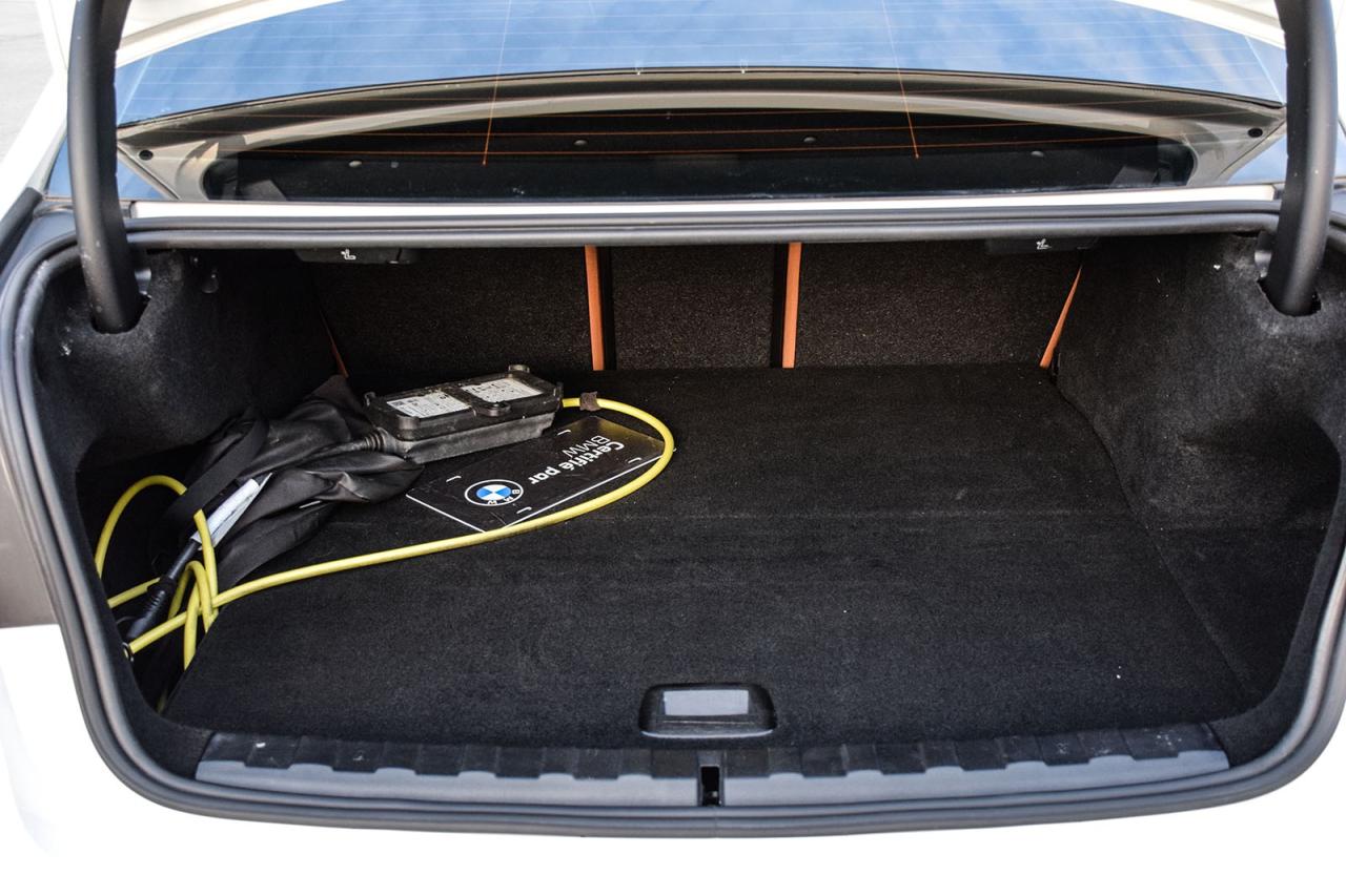 2023 BMW 3 Series 330e xDrive M SPORT PKG NO ACCIDENT LDW Photo