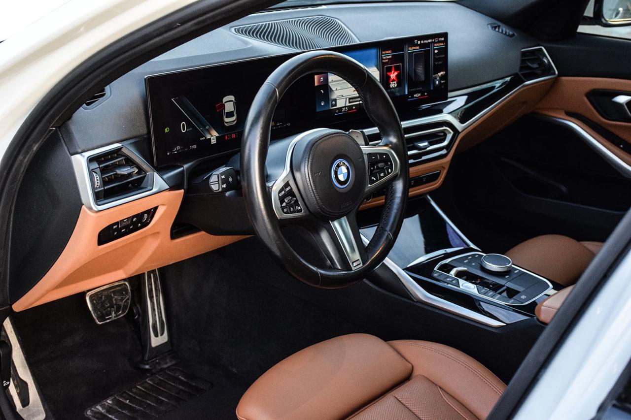 2023 BMW 3 Series 330e xDrive M SPORT PKG NO ACCIDENT LDW Photo