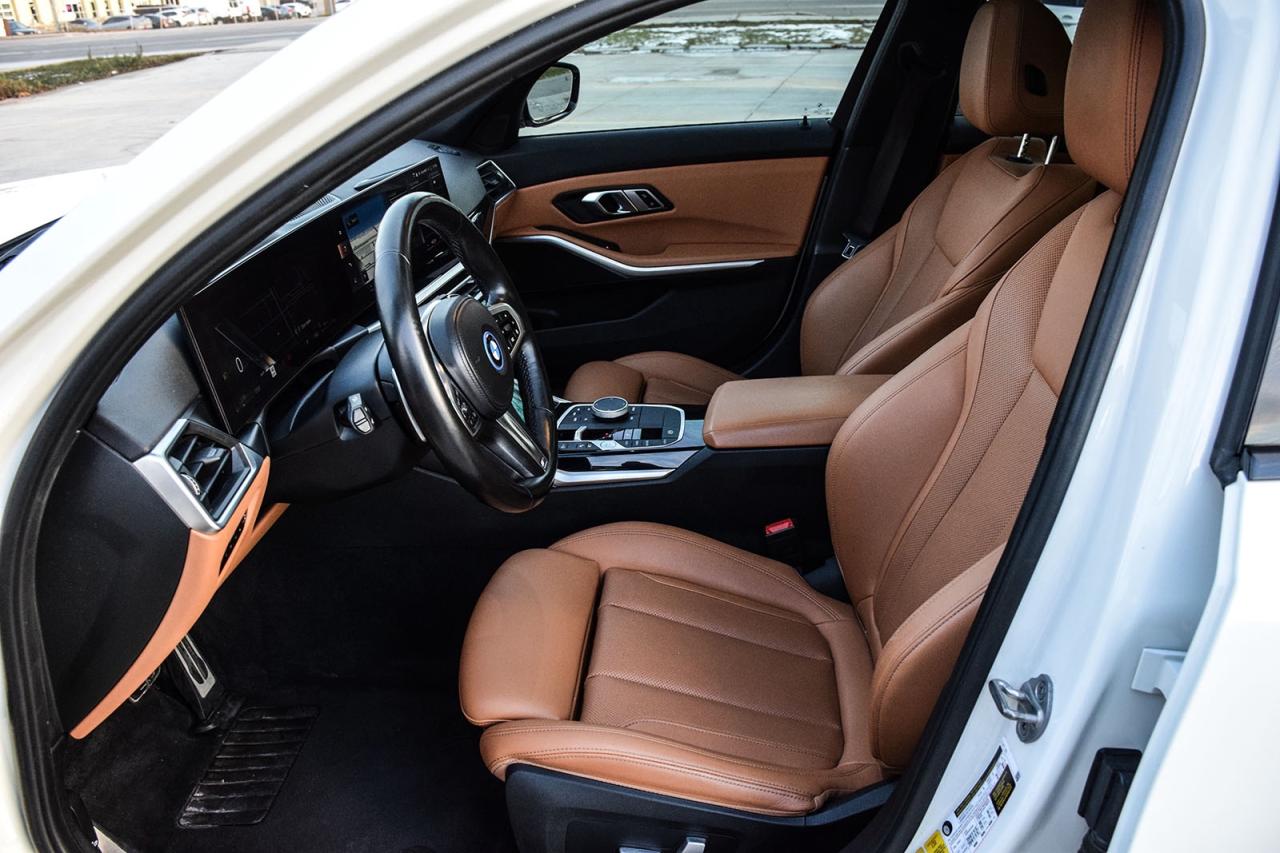 2023 BMW 3 Series 330e xDrive M SPORT PKG NO ACCIDENT LDW Photo