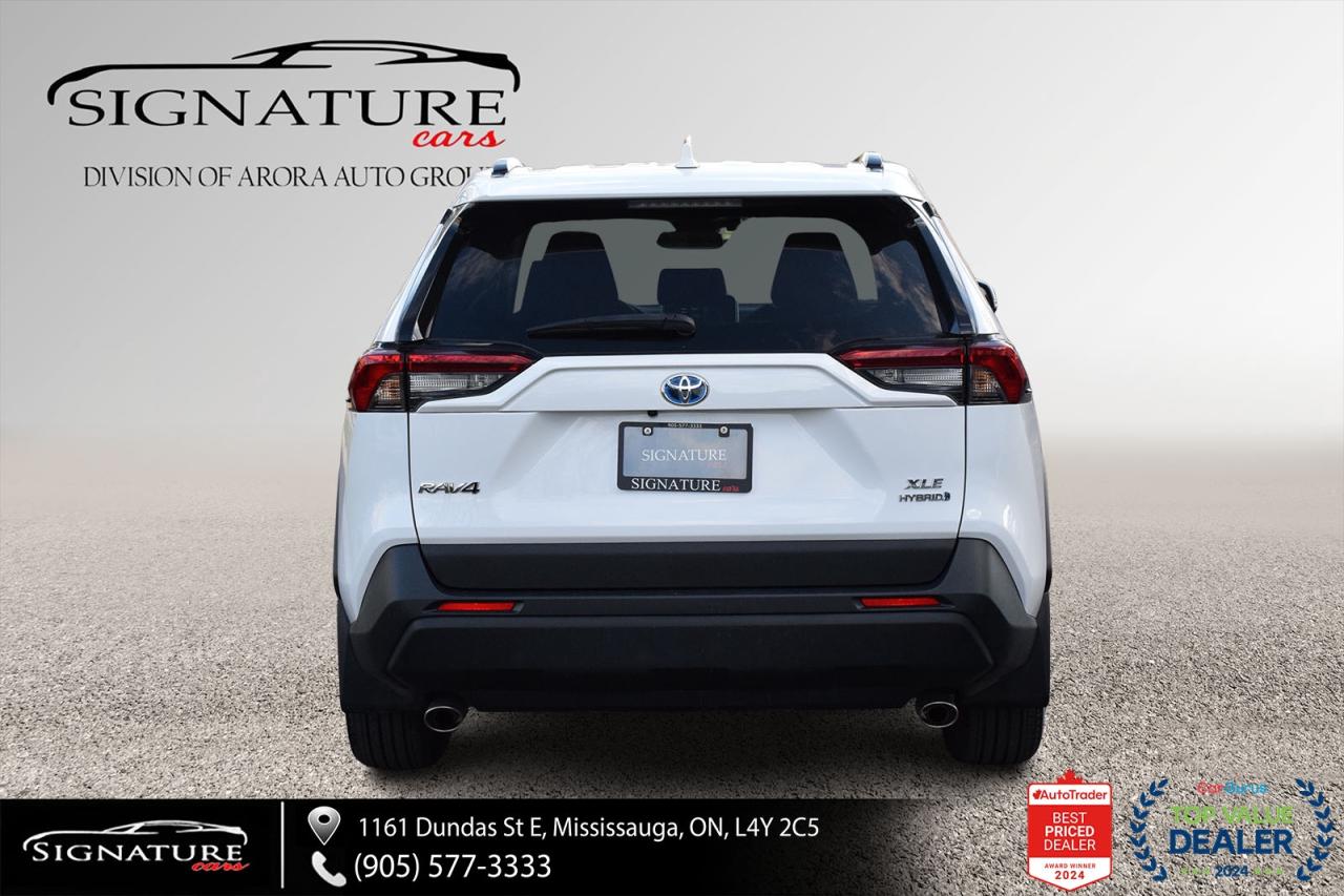 2023 Toyota RAV4 Hybrid XLE AWD / SUNROOF / CARPLAY / BSM Photo