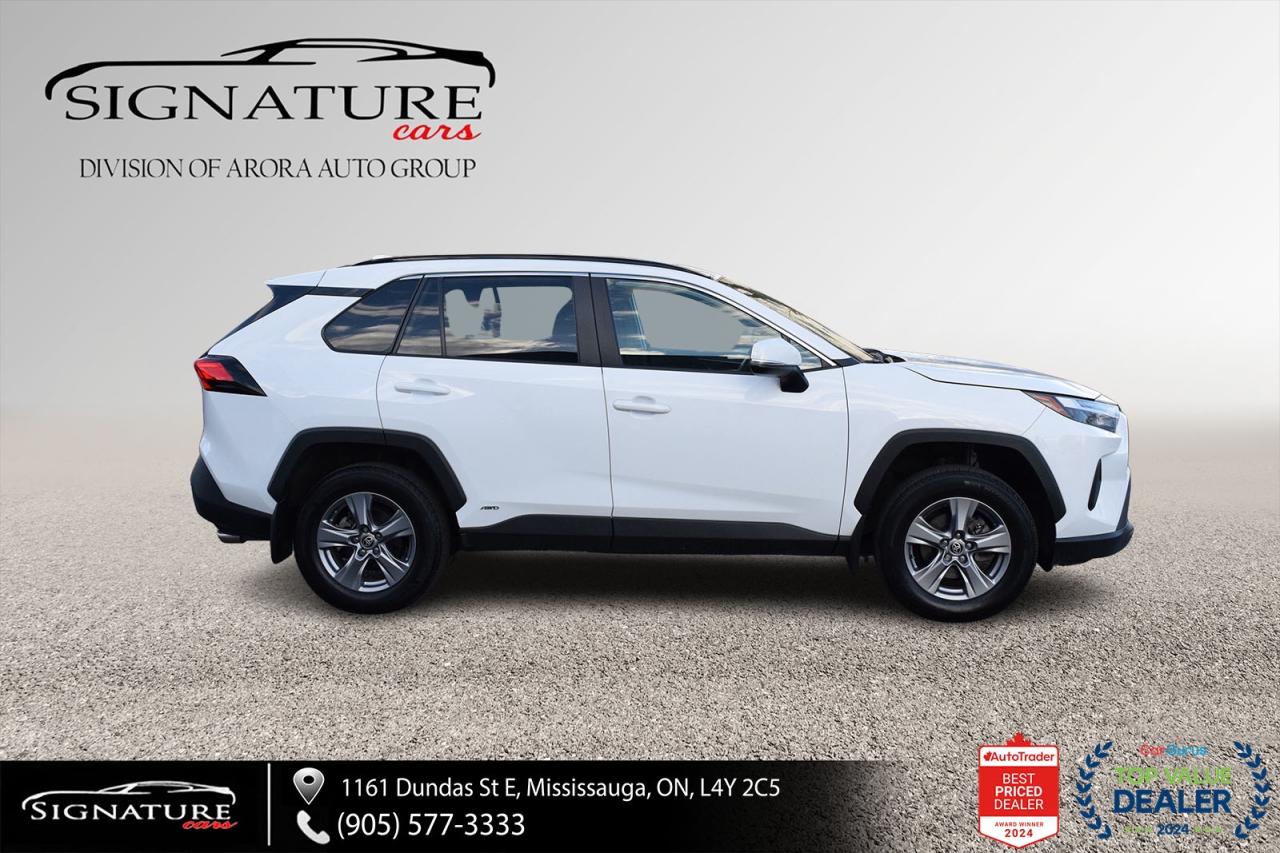 2023 Toyota RAV4 Hybrid XLE AWD / SUNROOF / CARPLAY / BSM Photo2