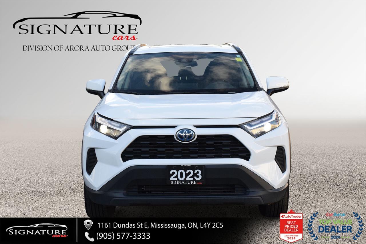 2023 Toyota RAV4 Hybrid XLE AWD / SUNROOF / CARPLAY / BSM Photo