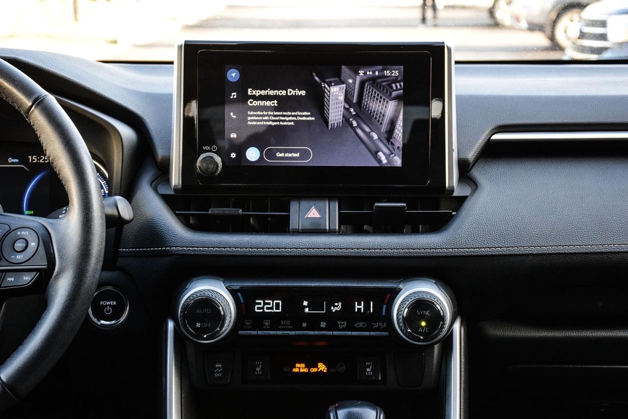 2023 Toyota RAV4 Hybrid XLE AWD / SUNROOF / CARPLAY / BSM Photo