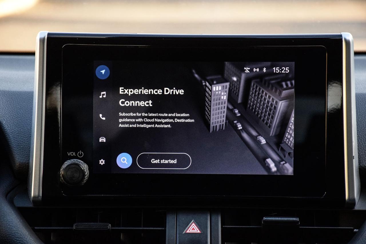 2023 Toyota RAV4 Hybrid XLE AWD / SUNROOF / CARPLAY / BSM Photo