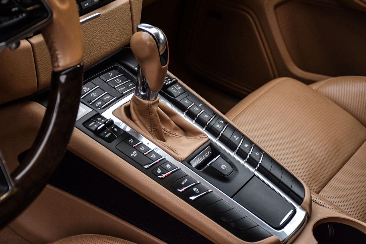 2017 Porsche Macan S AS IS SPECIAL HEATED & COOLED SEATS PANO ROOF Photo