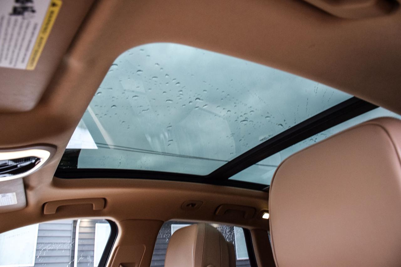 2017 Porsche Macan S AS IS Special Heated & Cooled Seats Panoroof Photo