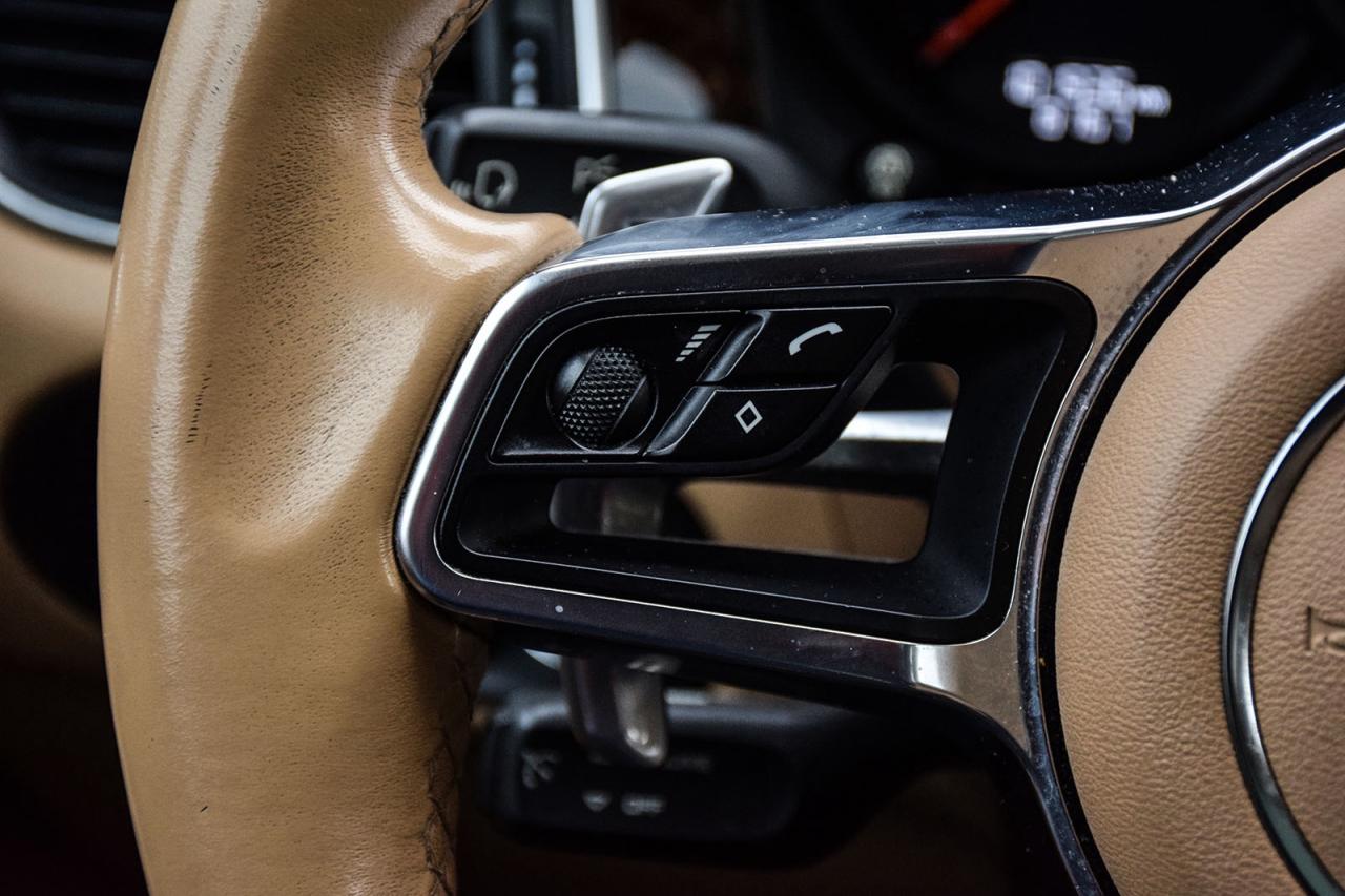 2017 Porsche Macan S AS IS Special Heated & Cooled Seats Panoroof Photo