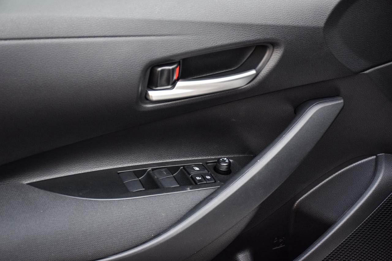 2026 Toyota Corolla Hybrid SE AWD Clean Carfax Sunroof Carplay BSM Photo