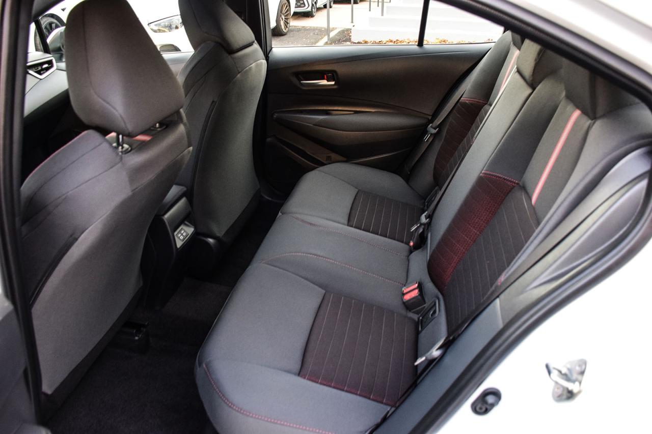 2026 Toyota Corolla Hybrid SE AWD Clean Carfax Sunroof Carplay BSM Photo