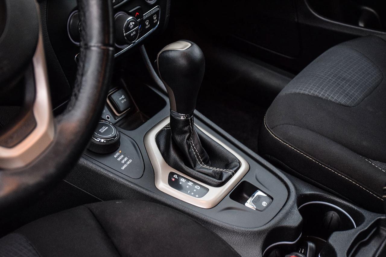 2016 Jeep Cherokee North AS IS SPECIAL HEATED SEATS BACKUP CAM REMOTE Photo