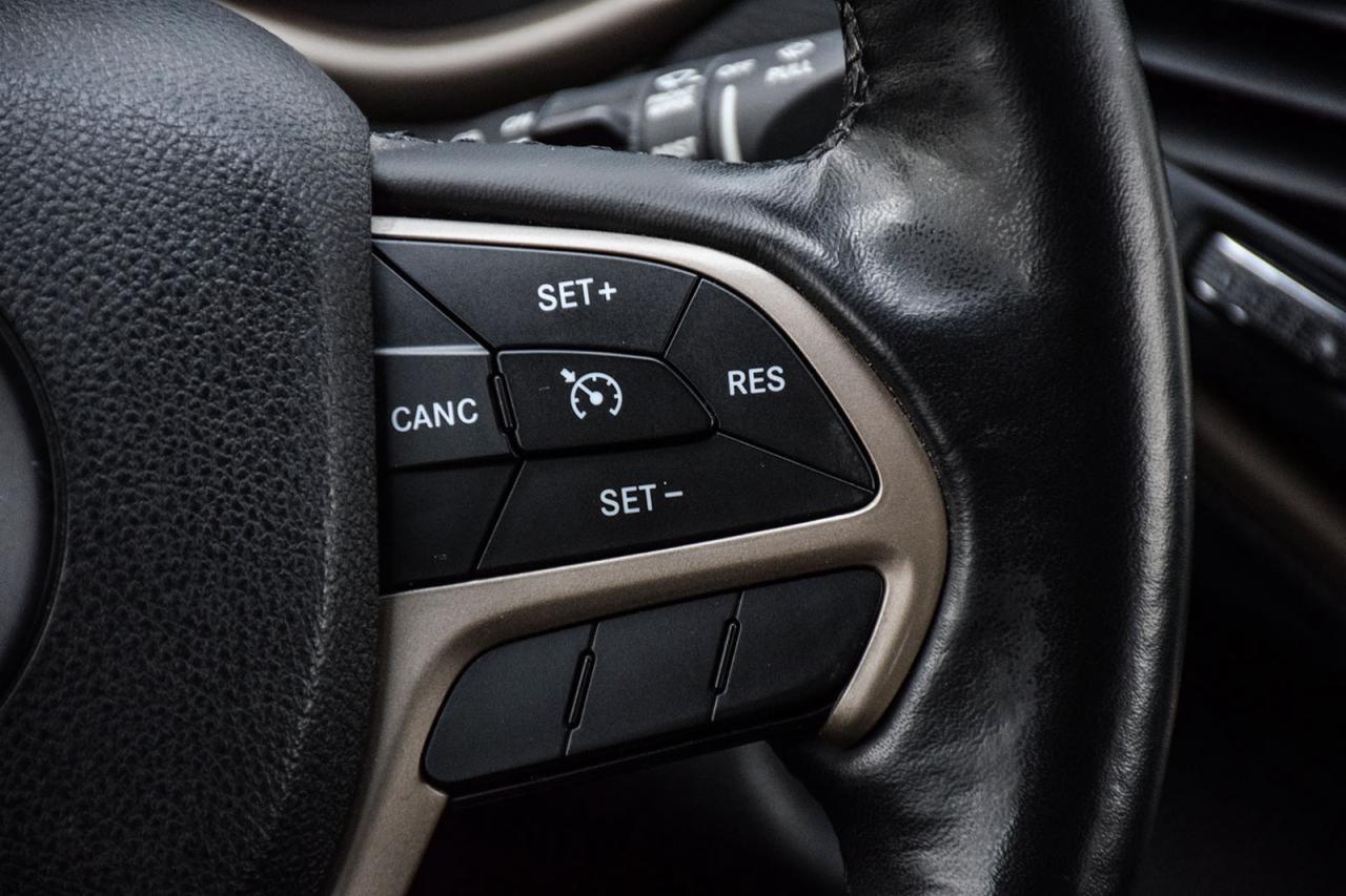 2016 Jeep Cherokee North AS IS SPECIAL HEATED SEATS BACKUP CAM REMOTE Photo