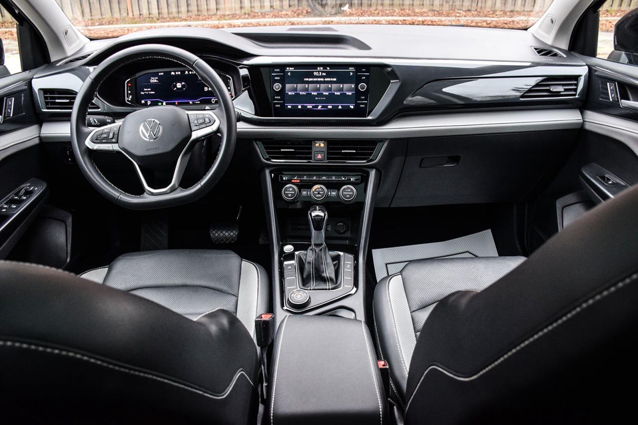 2022 Volkswagen Taos HIGHLINE / NO ACCIDENT / SUNROOF / LEATHER / NAVI Photo