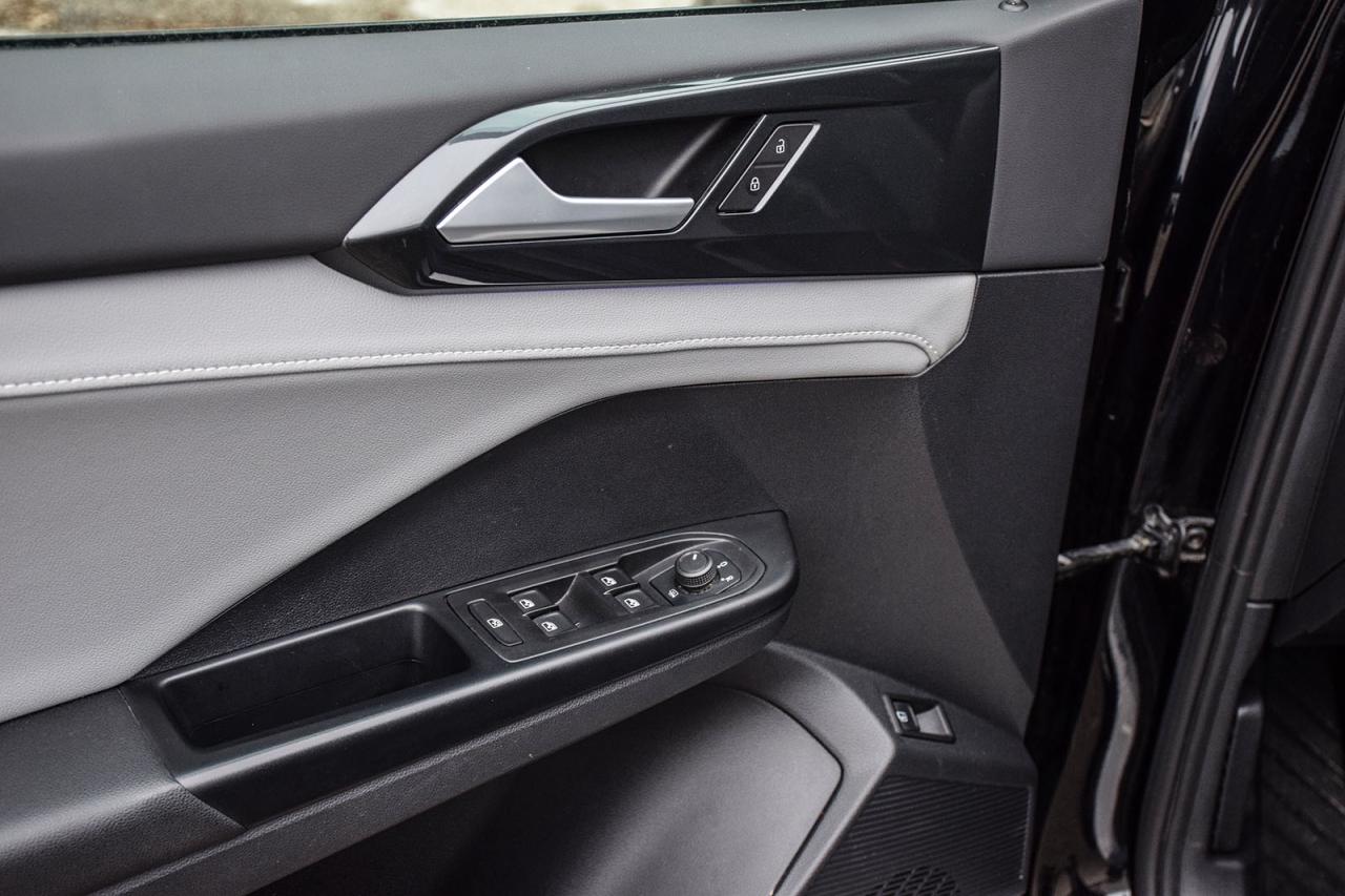 2022 Volkswagen Taos HIGHLINE / NO ACCIDENT / SUNROOF / LEATHER / NAVI Photo