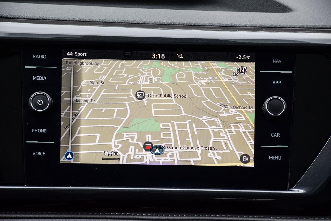 2022 Volkswagen Taos HIGHLINE / NO ACCIDENT / SUNROOF / LEATHER / NAVI Photo