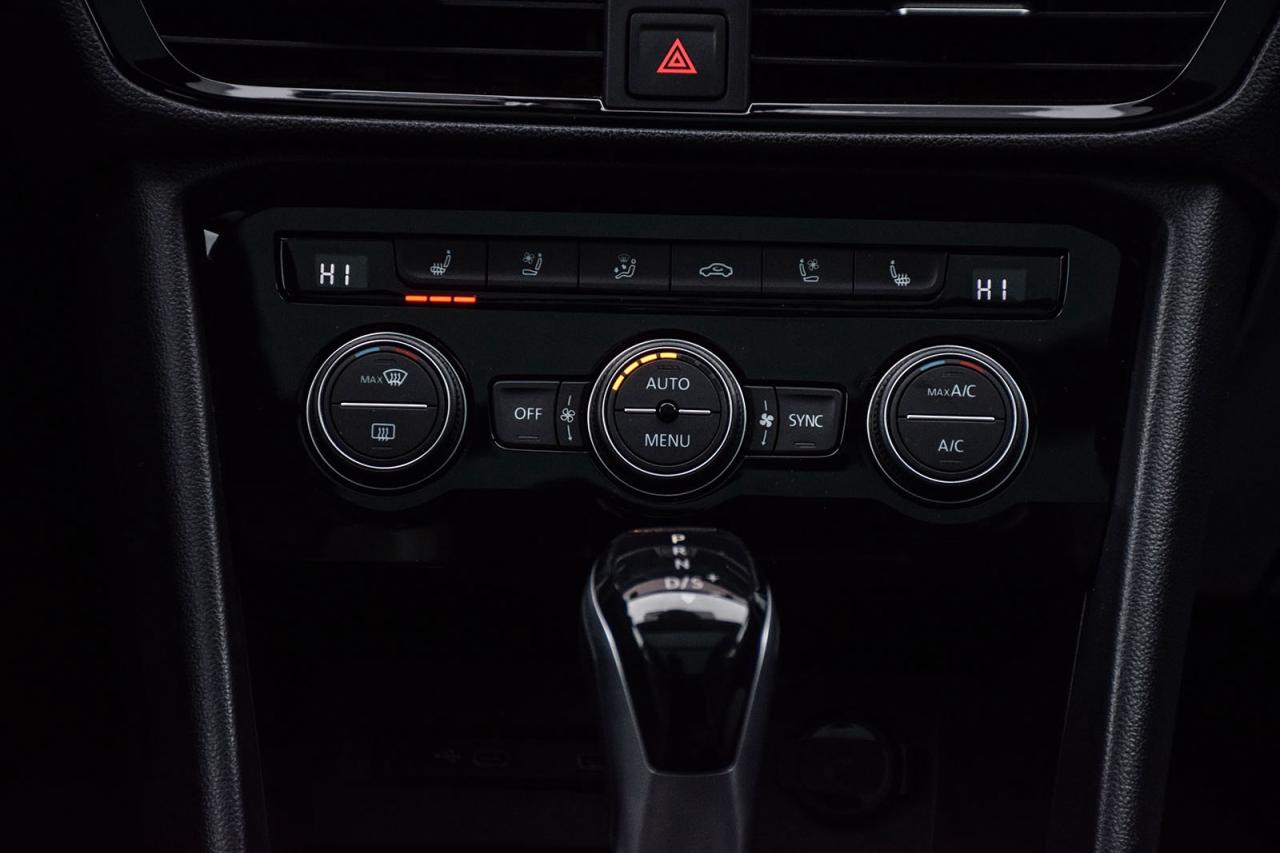 2022 Volkswagen Taos HIGHLINE / NO ACCIDENT / SUNROOF / LEATHER / NAVI Photo