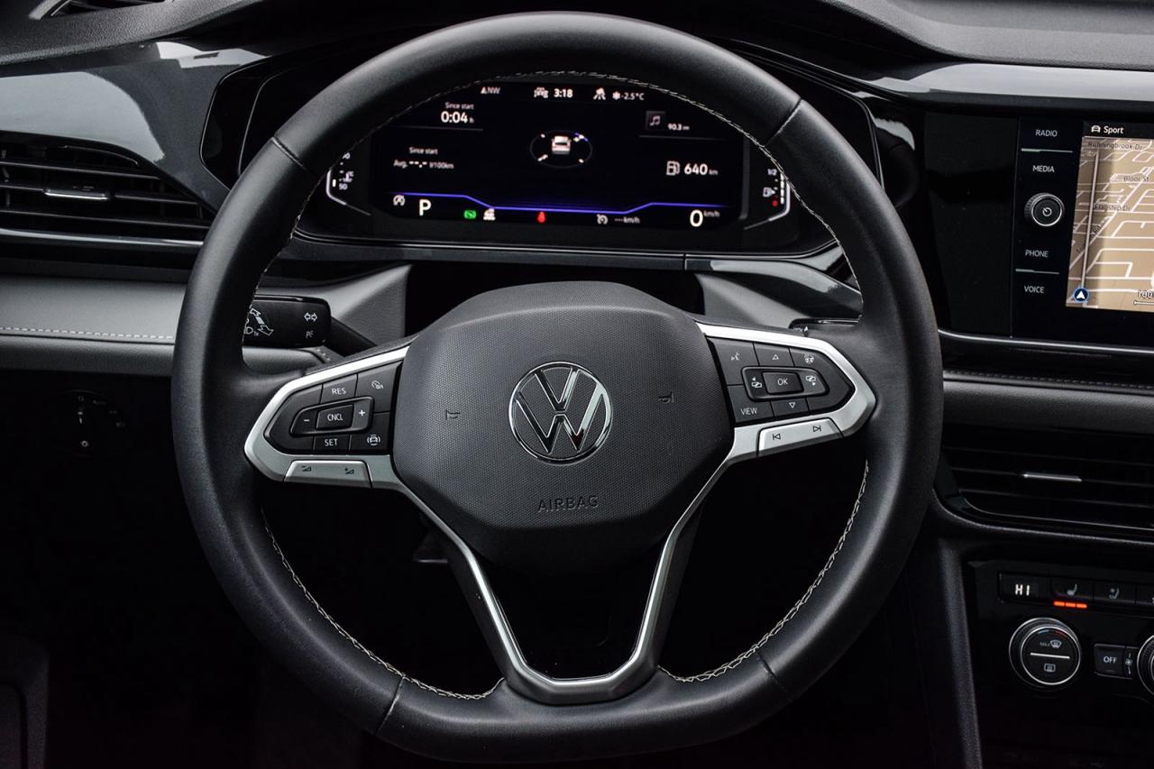 2022 Volkswagen Taos HIGHLINE / NO ACCIDENT / SUNROOF / LEATHER / NAVI Photo